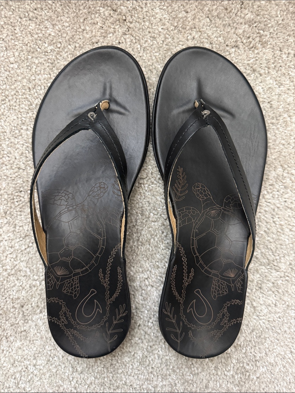 OluKai Black Leather Honu Leather flip flops for Women